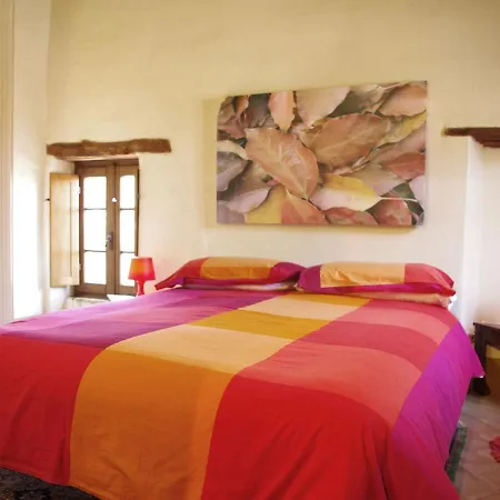 In A Wonderful Medieval Village On The Tuscan Hills, With Air Conditioning Holiday home